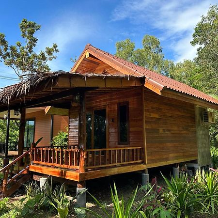 Koh Jum Bungalow & Hostel Buitenkant foto