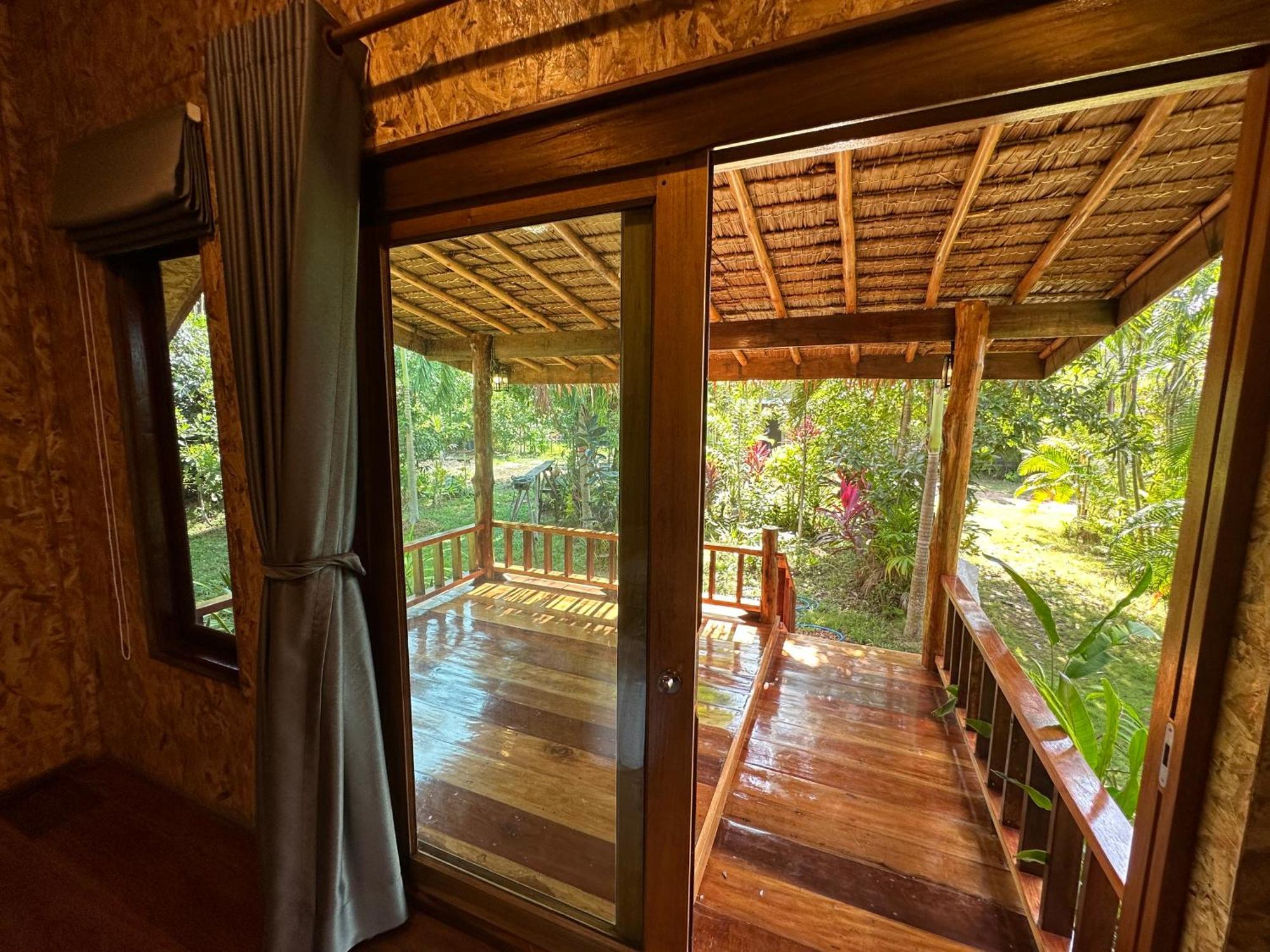 Koh Jum Bungalow & Hostel Buitenkant foto