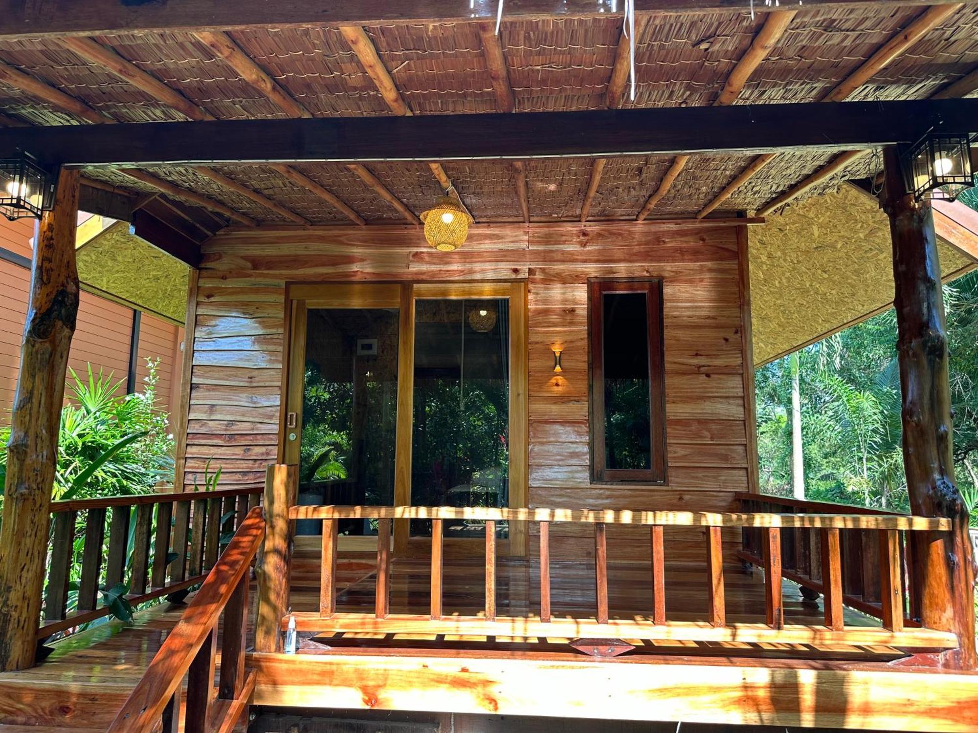 Koh Jum Bungalow & Hostel Buitenkant foto