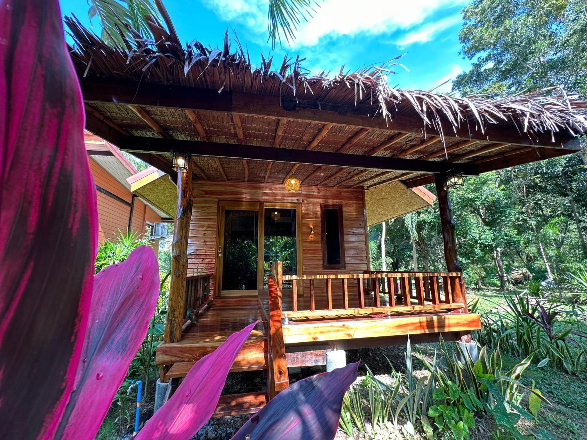 Koh Jum Bungalow & Hostel Buitenkant foto