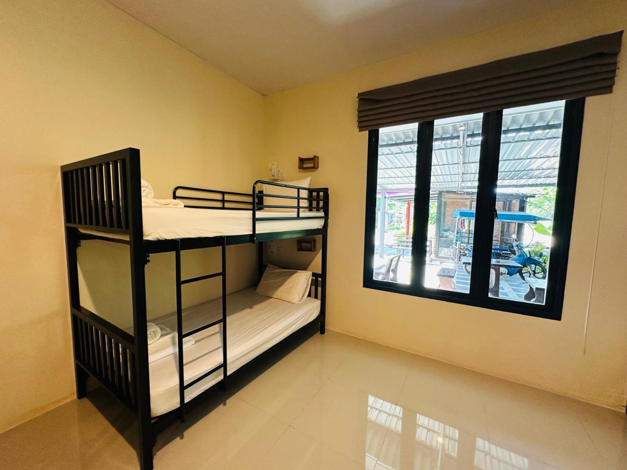 Koh Jum Bungalow & Hostel Buitenkant foto