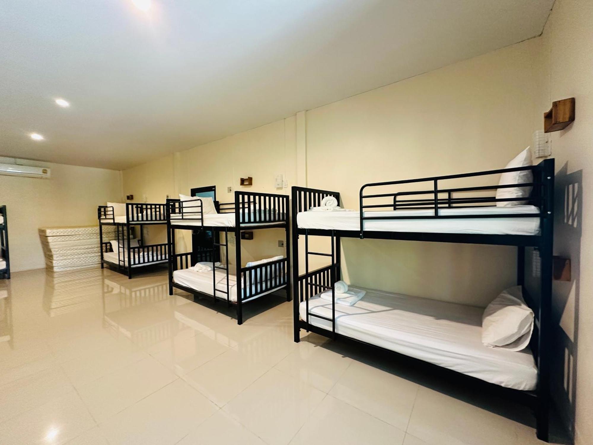Koh Jum Bungalow & Hostel Buitenkant foto