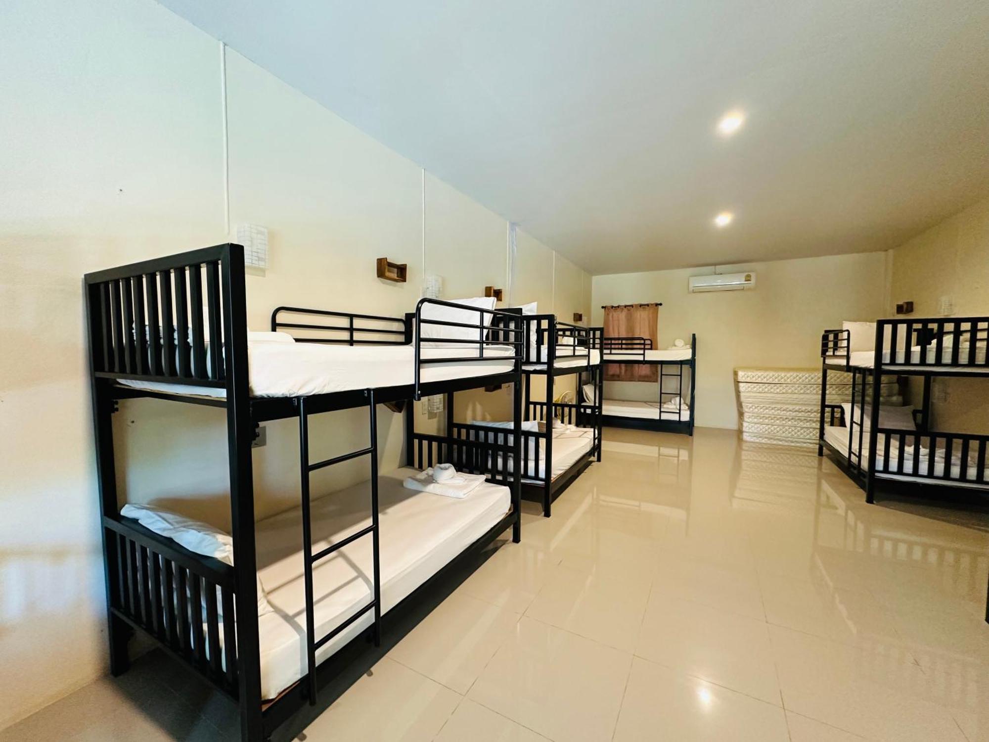 Koh Jum Bungalow & Hostel Buitenkant foto