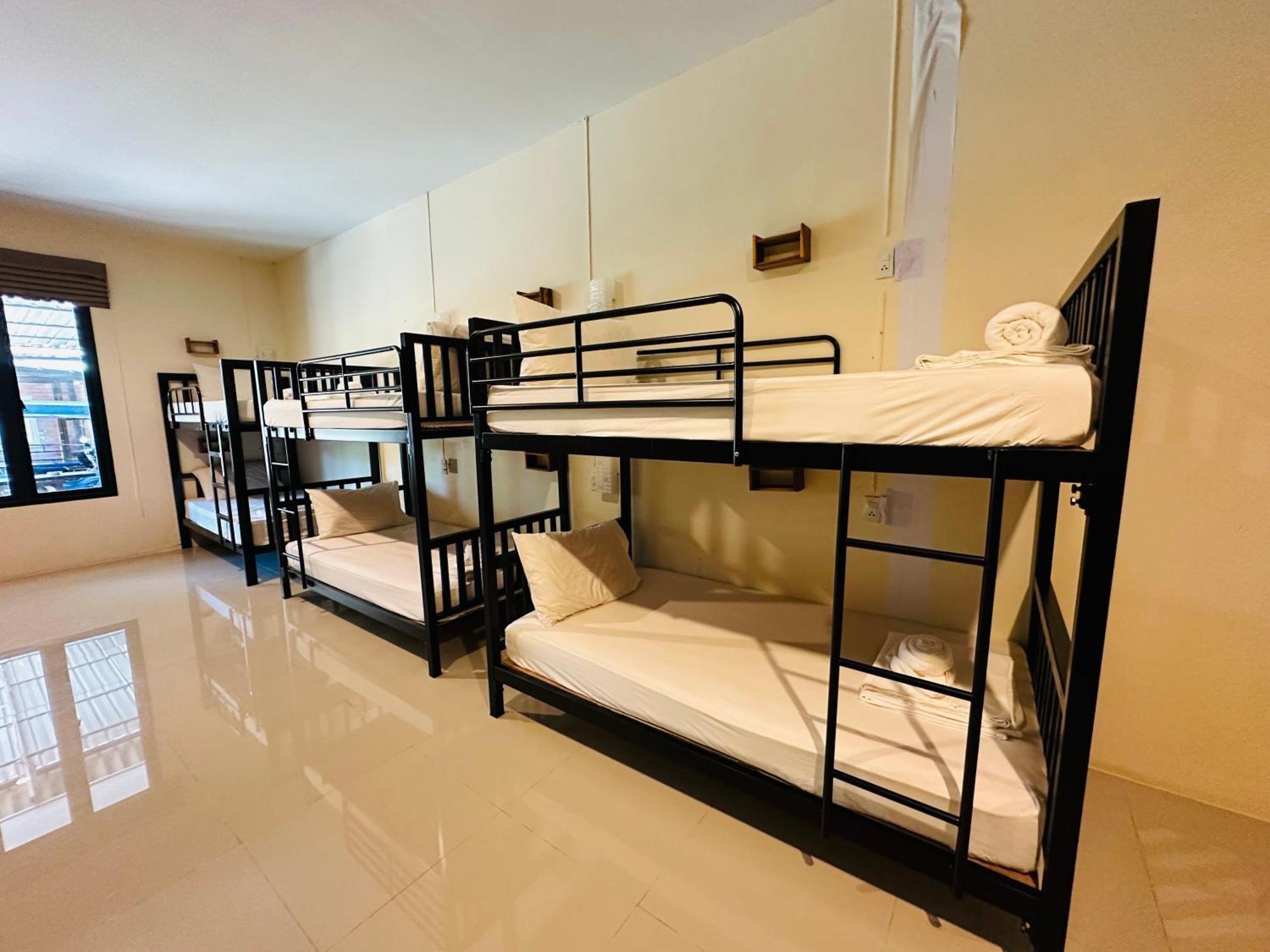 Koh Jum Bungalow & Hostel Buitenkant foto