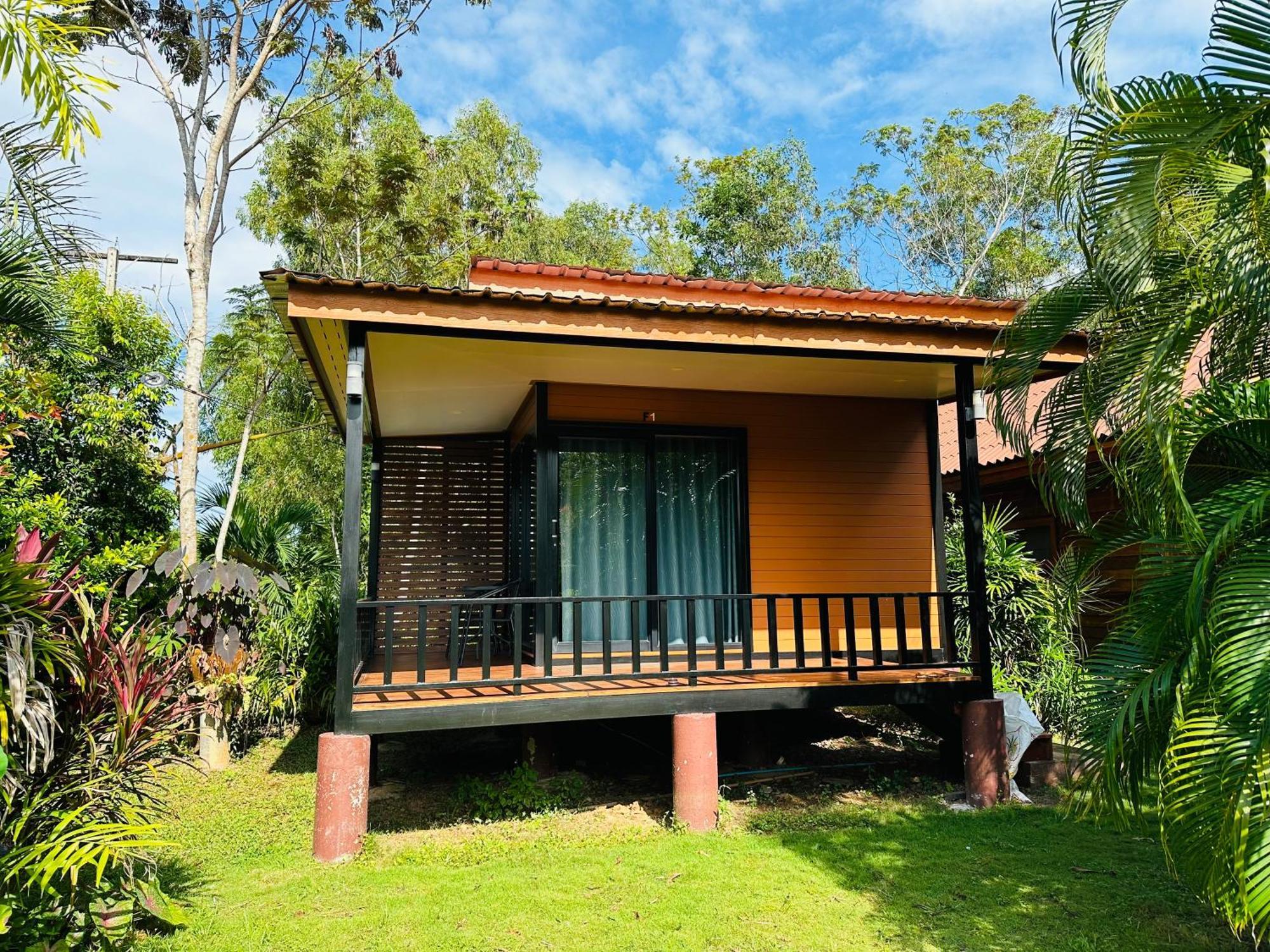 Koh Jum Bungalow & Hostel Buitenkant foto