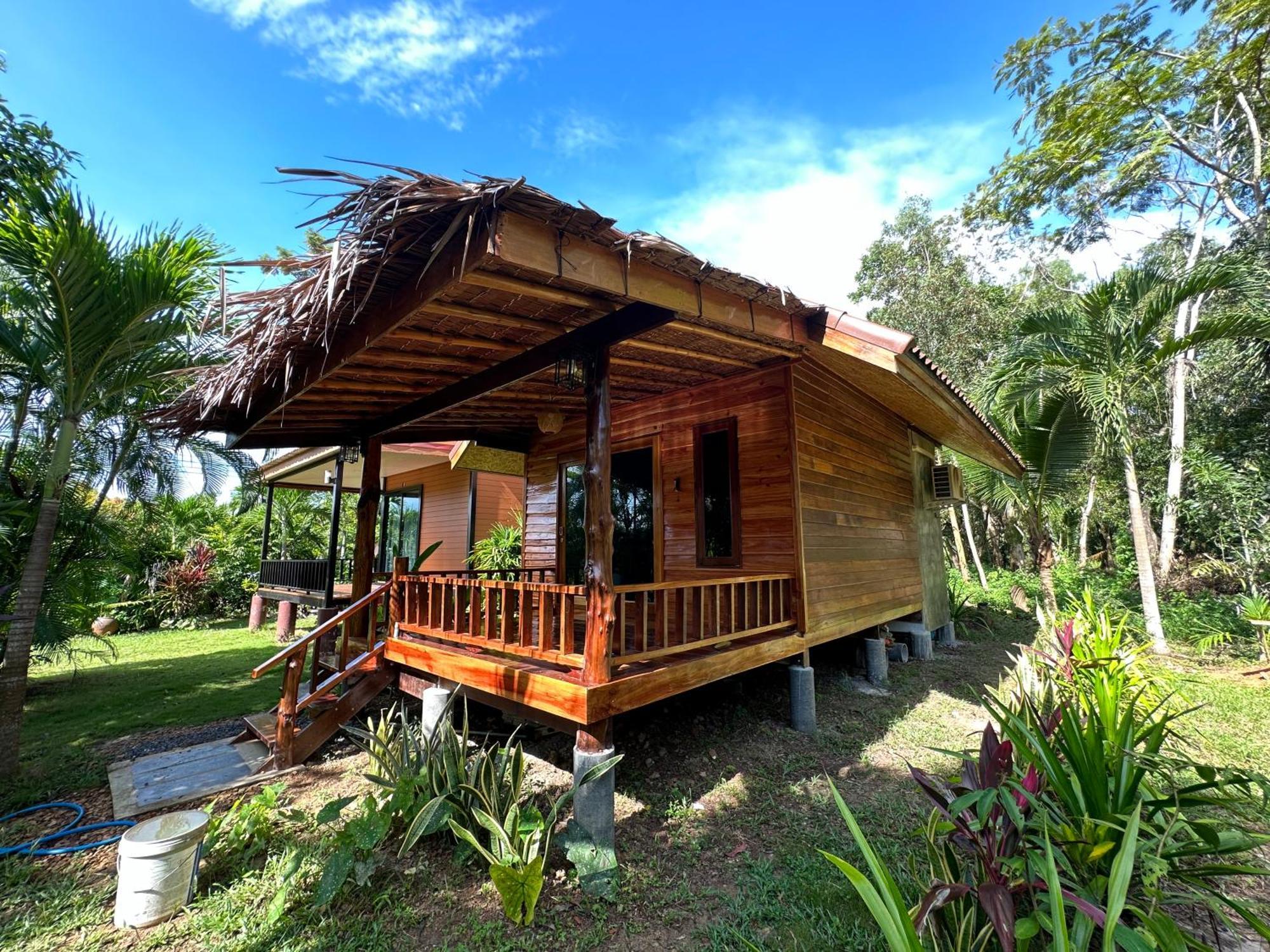 Koh Jum Bungalow & Hostel Buitenkant foto