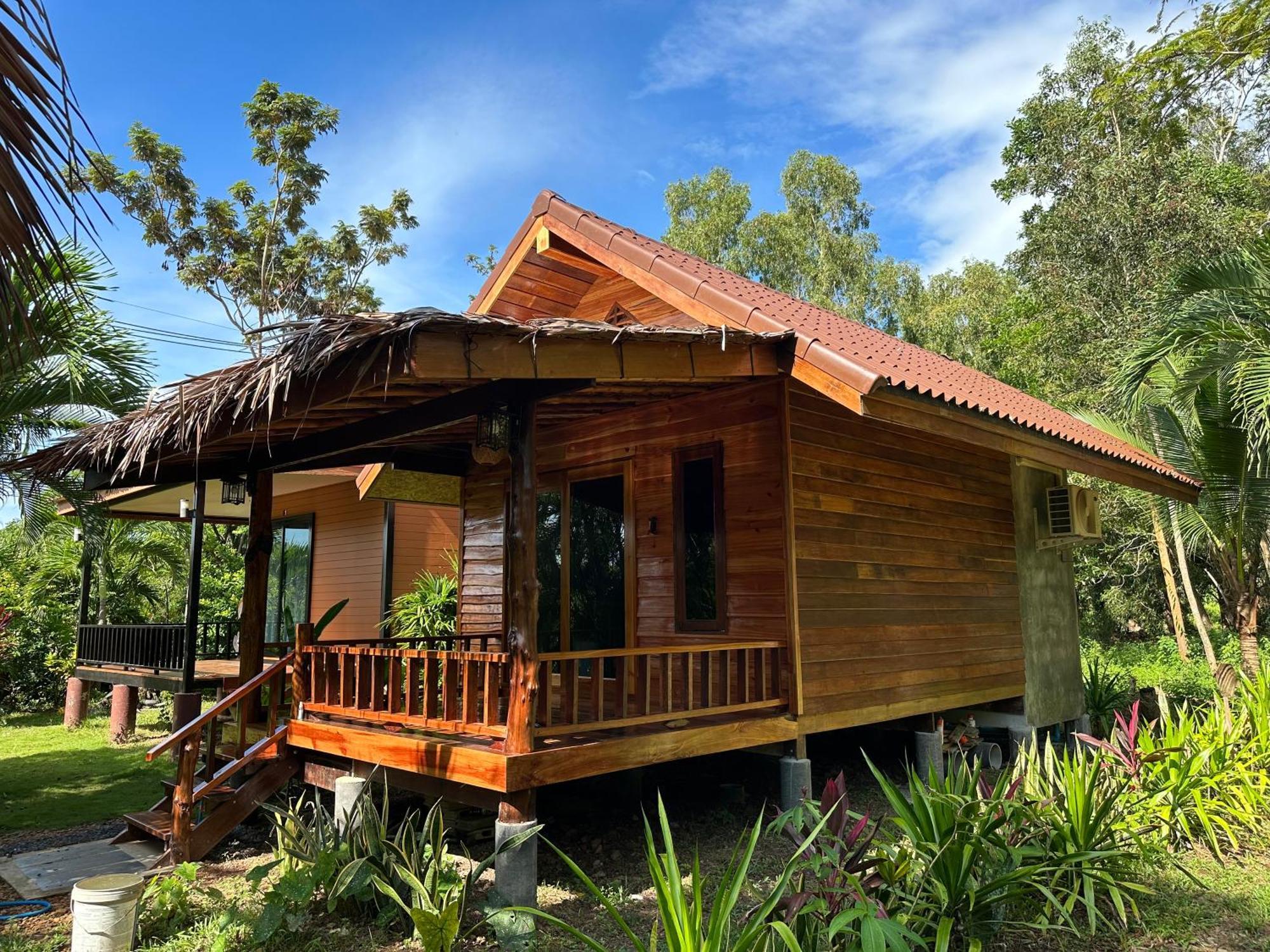 Koh Jum Bungalow & Hostel Buitenkant foto