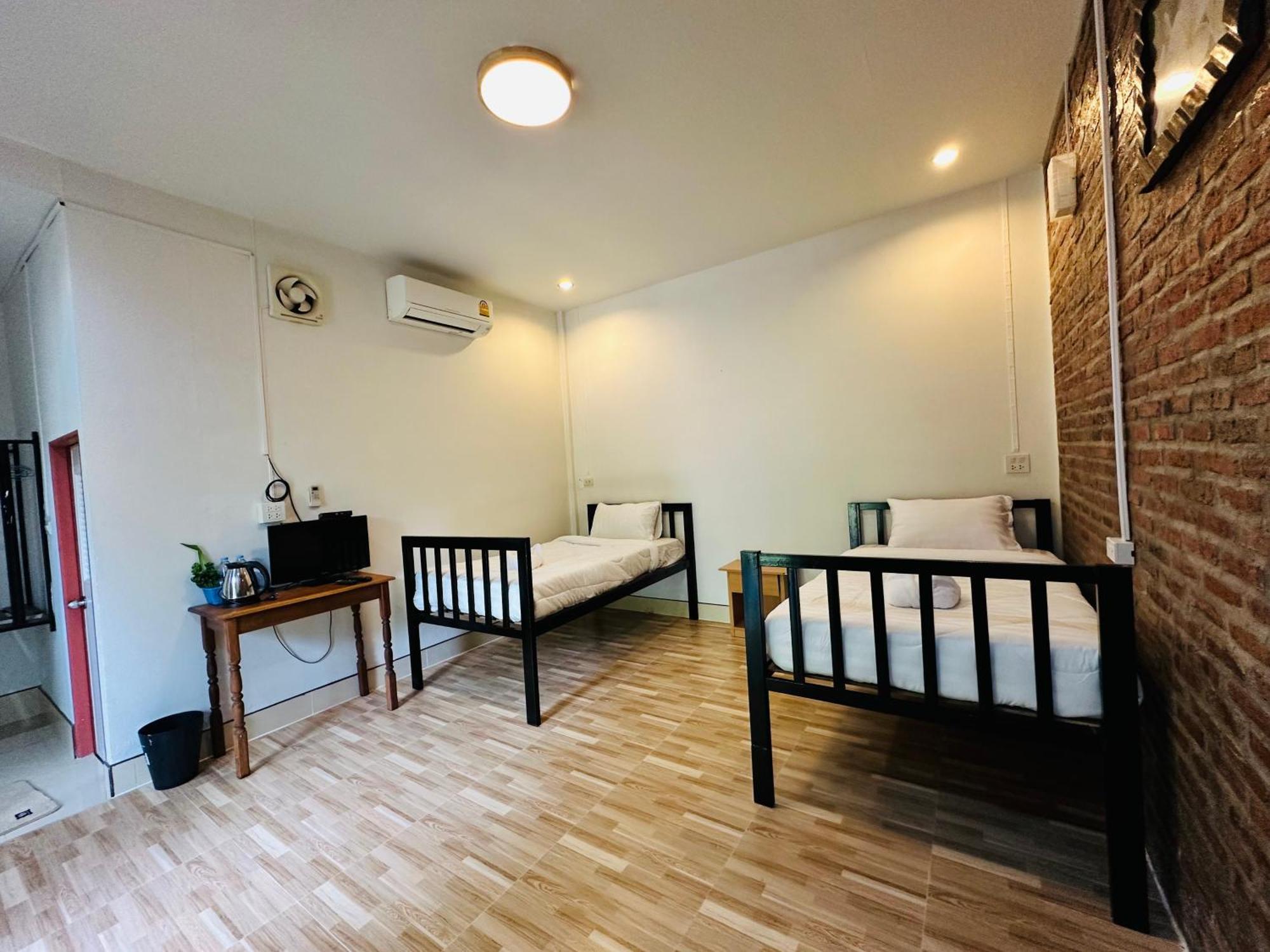 Koh Jum Bungalow & Hostel Buitenkant foto
